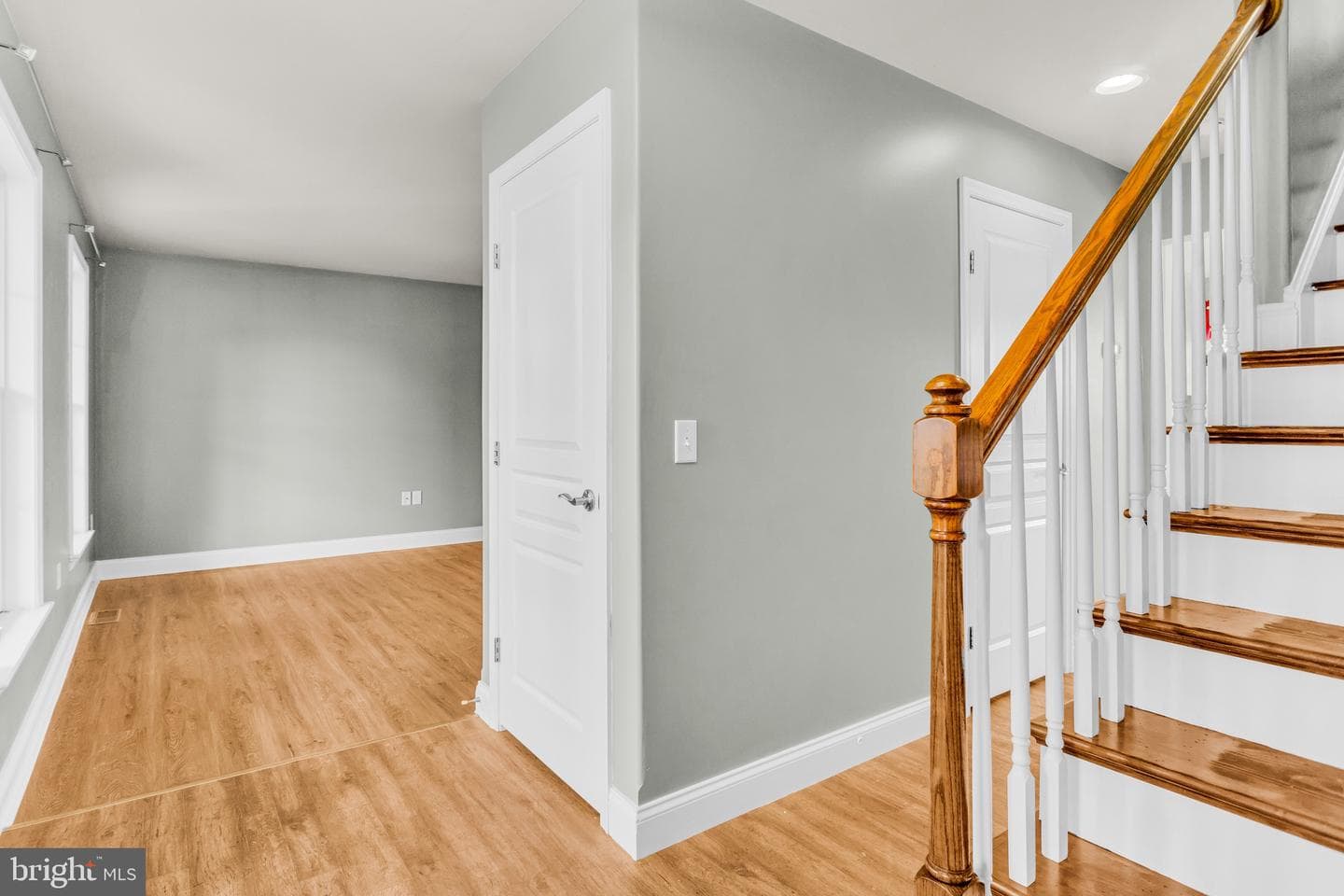 25 Springbrook Drive photo 6