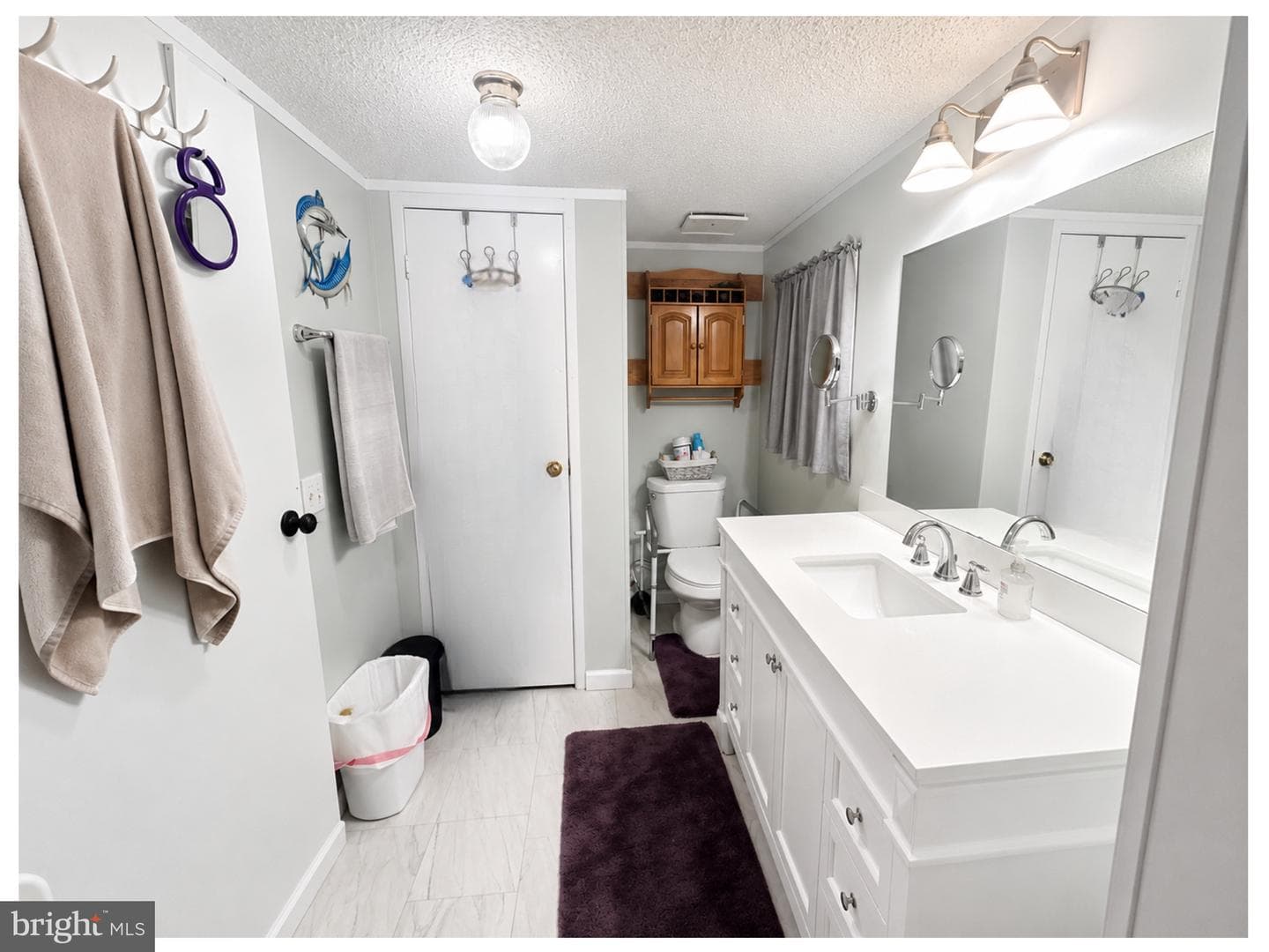 468 W Cedar Street photo 15