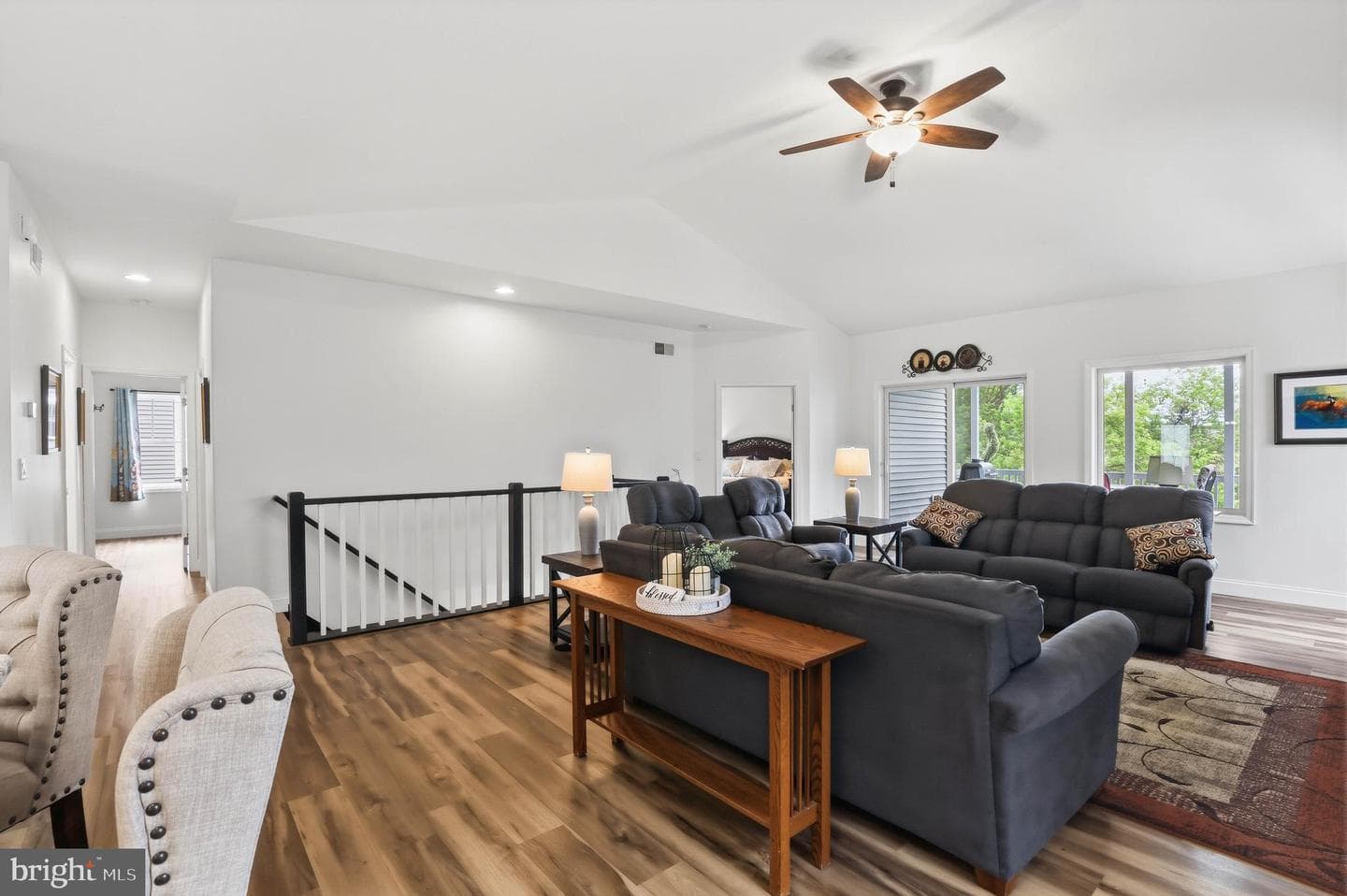 1084 Alden Way photo 11