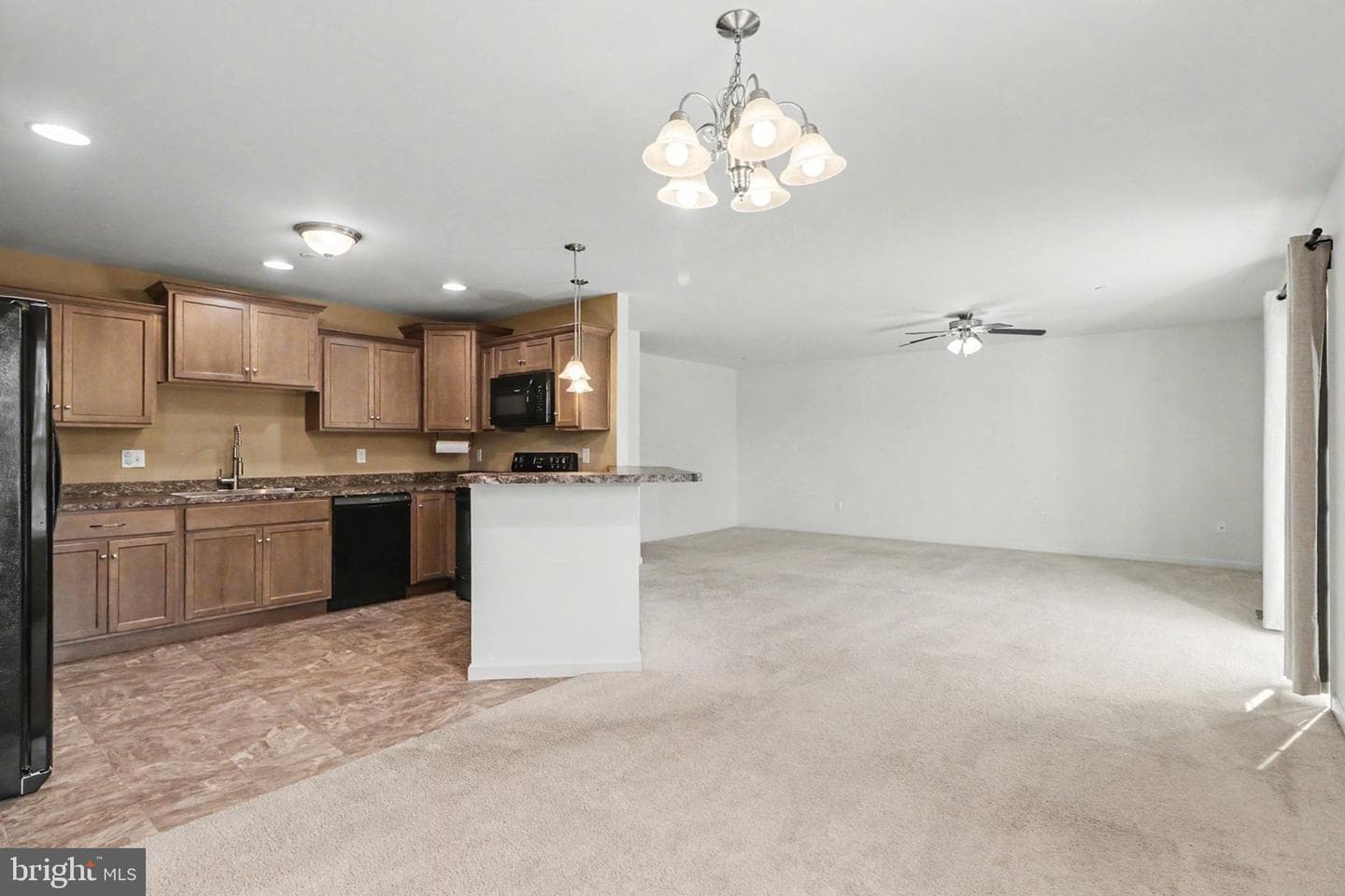 186 Braeburn Way photo 3