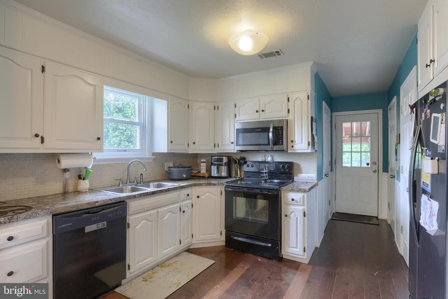 747 Barbara Ann Drive photo 14