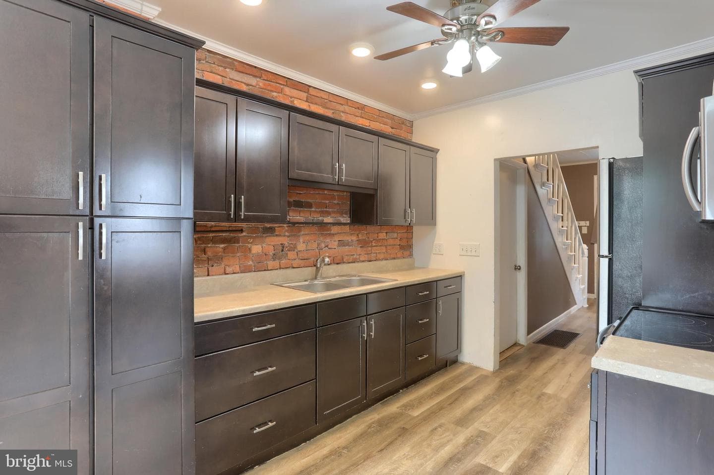 369 Boyd Street photo 10