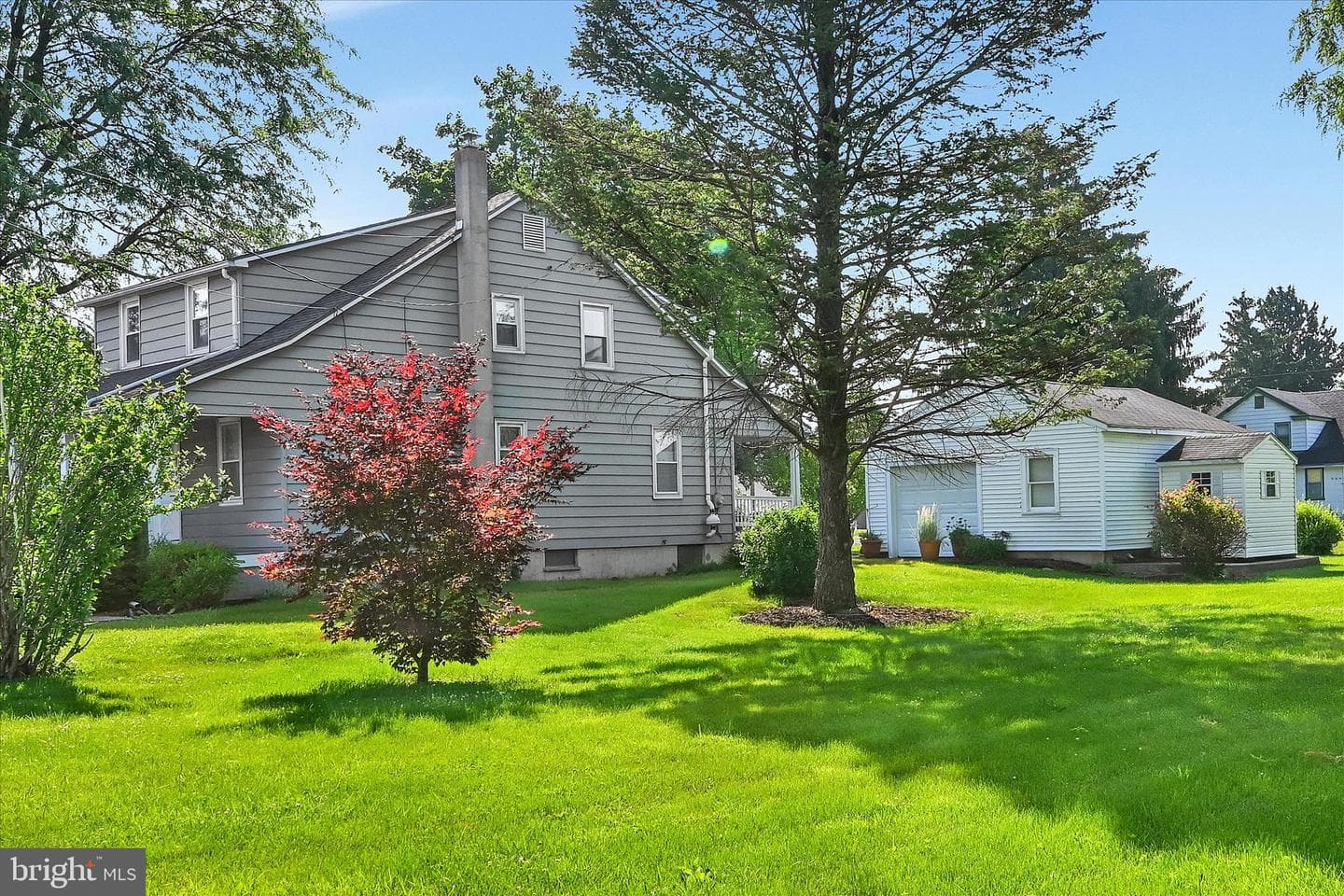 1910 E Cumberland photo 31