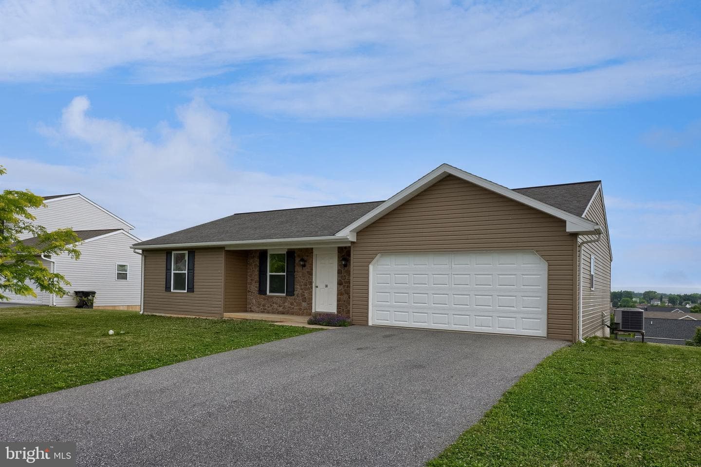 10 Hillside Drive photo 3