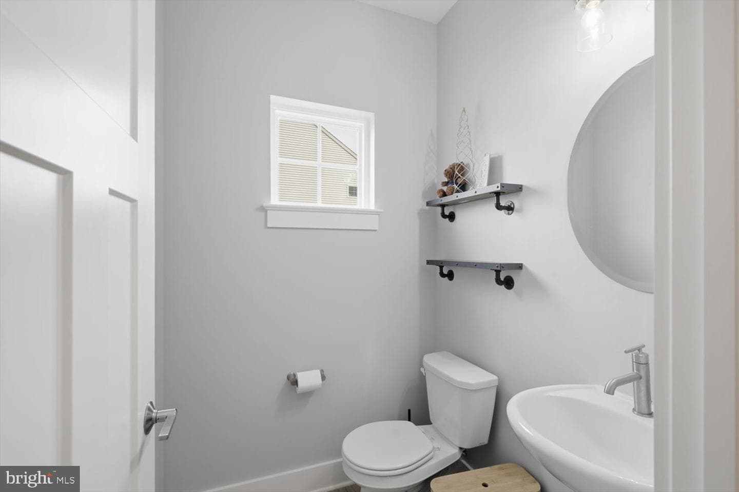 572 Nottingham Way photo 13