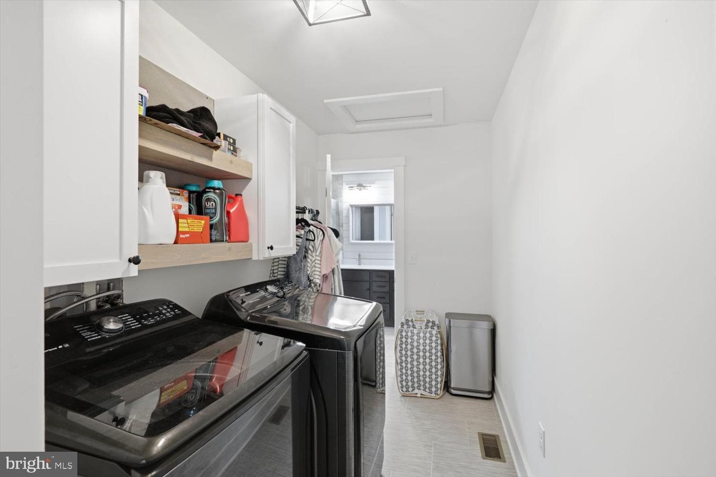 572 Nottingham Way photo 21