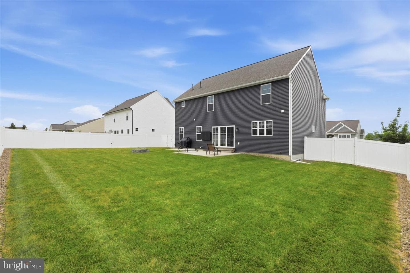 572 Nottingham Way photo 32