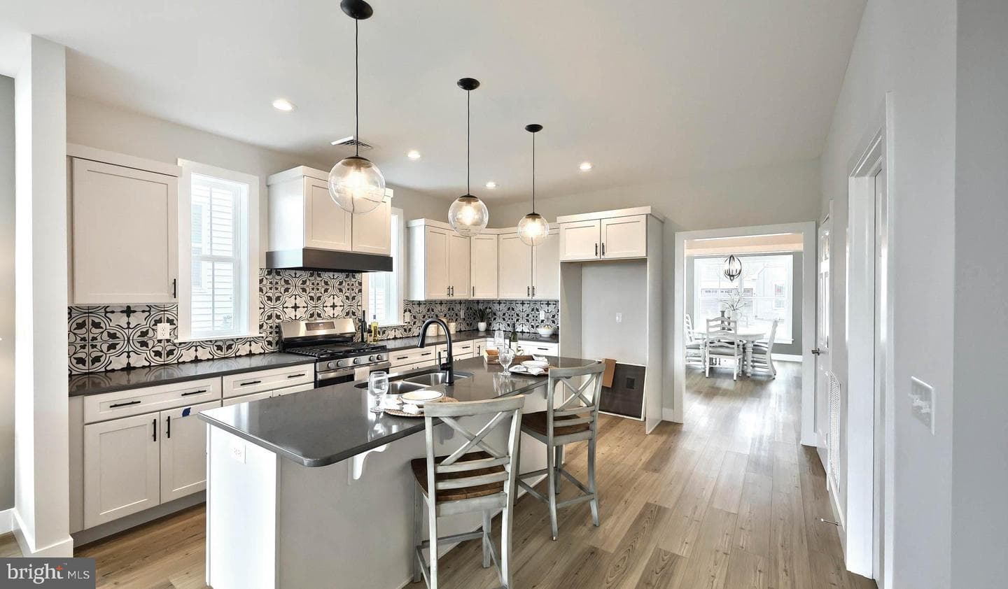 505 Stone Gate Boulevard photo 3