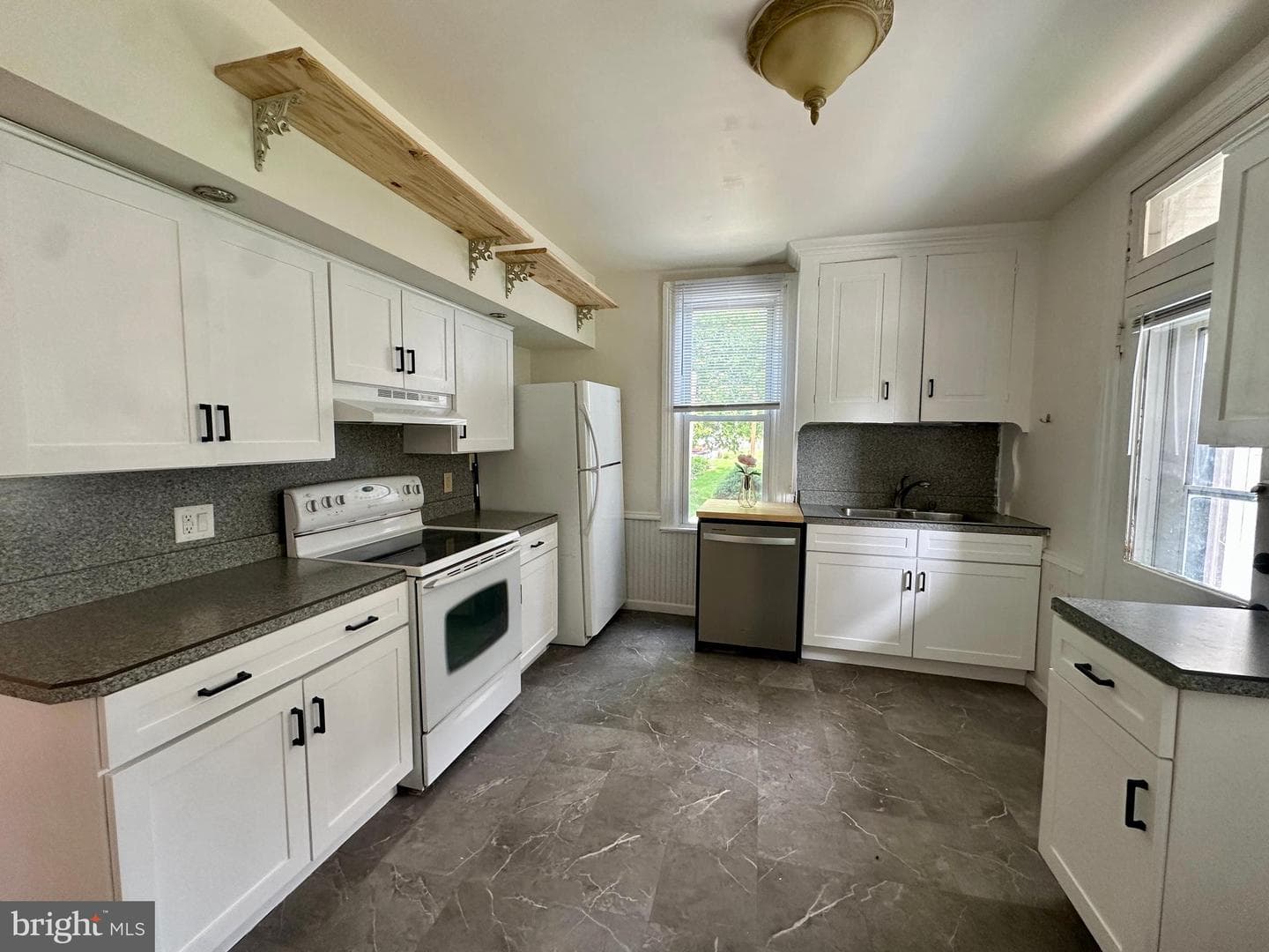 440 N Railroad Street photo 14