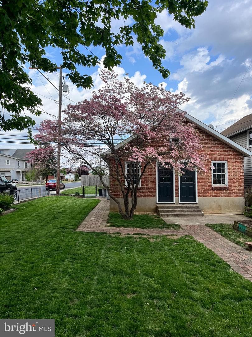 440 N Railroad Street photo 57