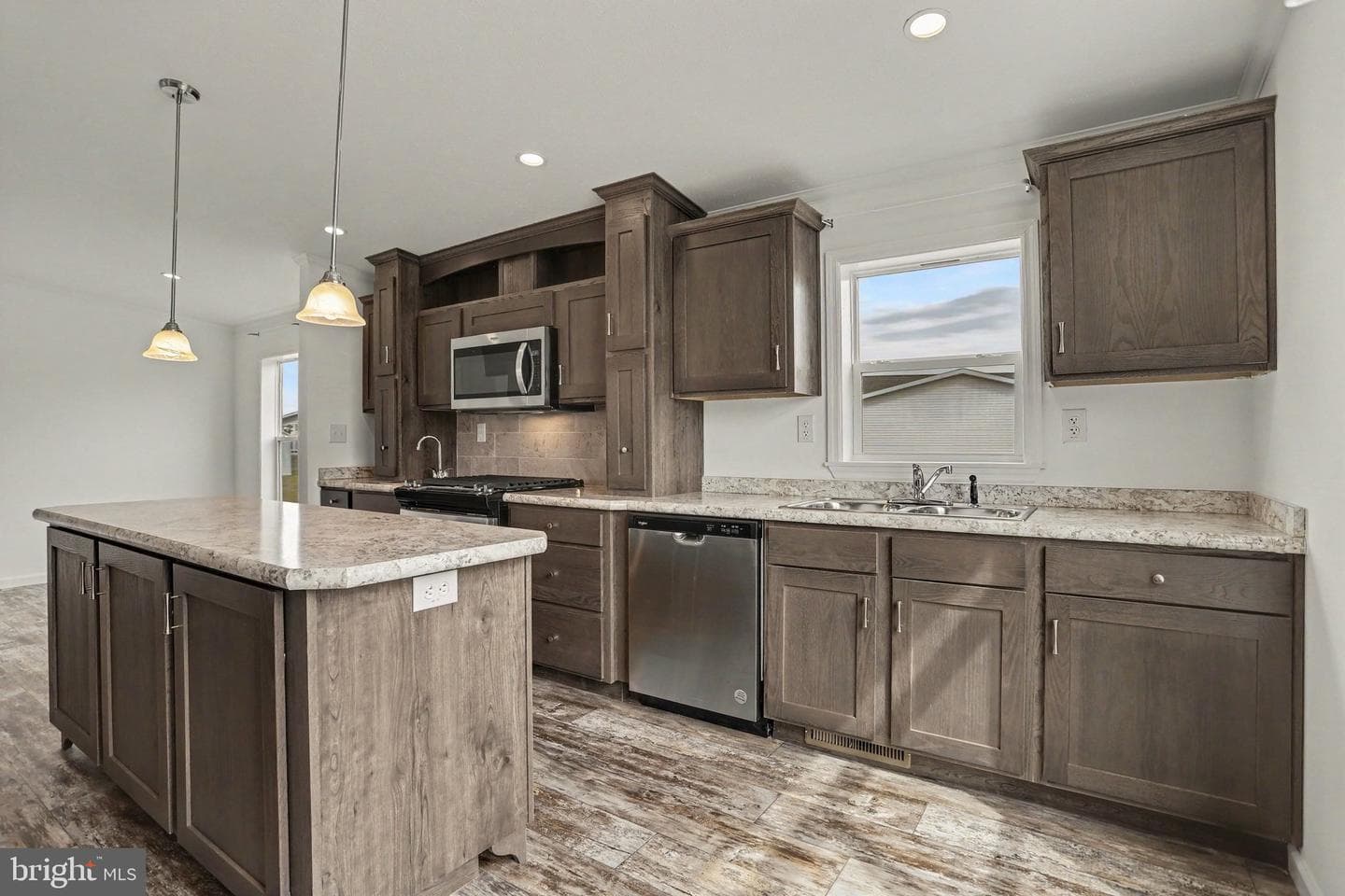 61 Evergreen Aly photo 17