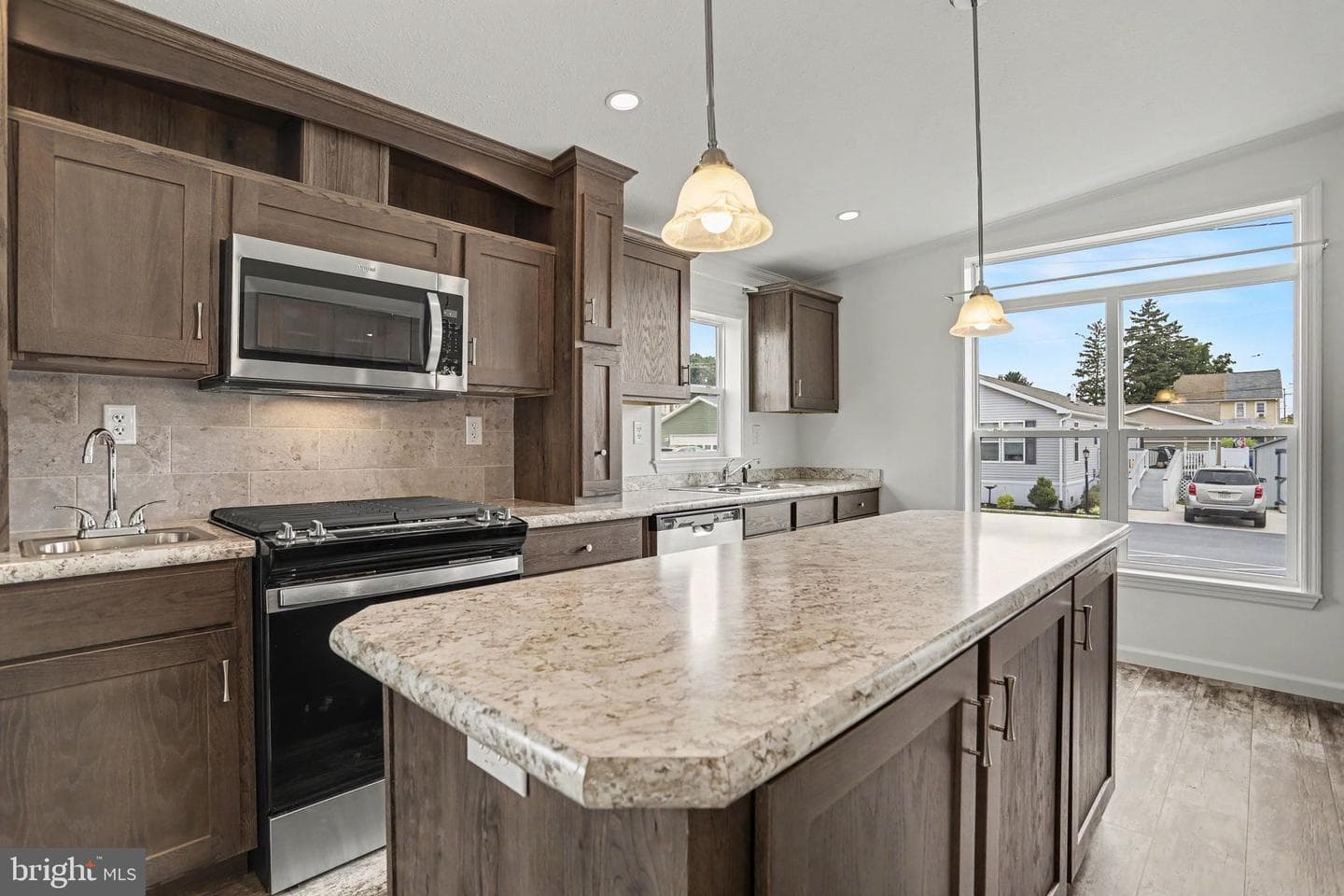 61 Evergreen Aly photo 19