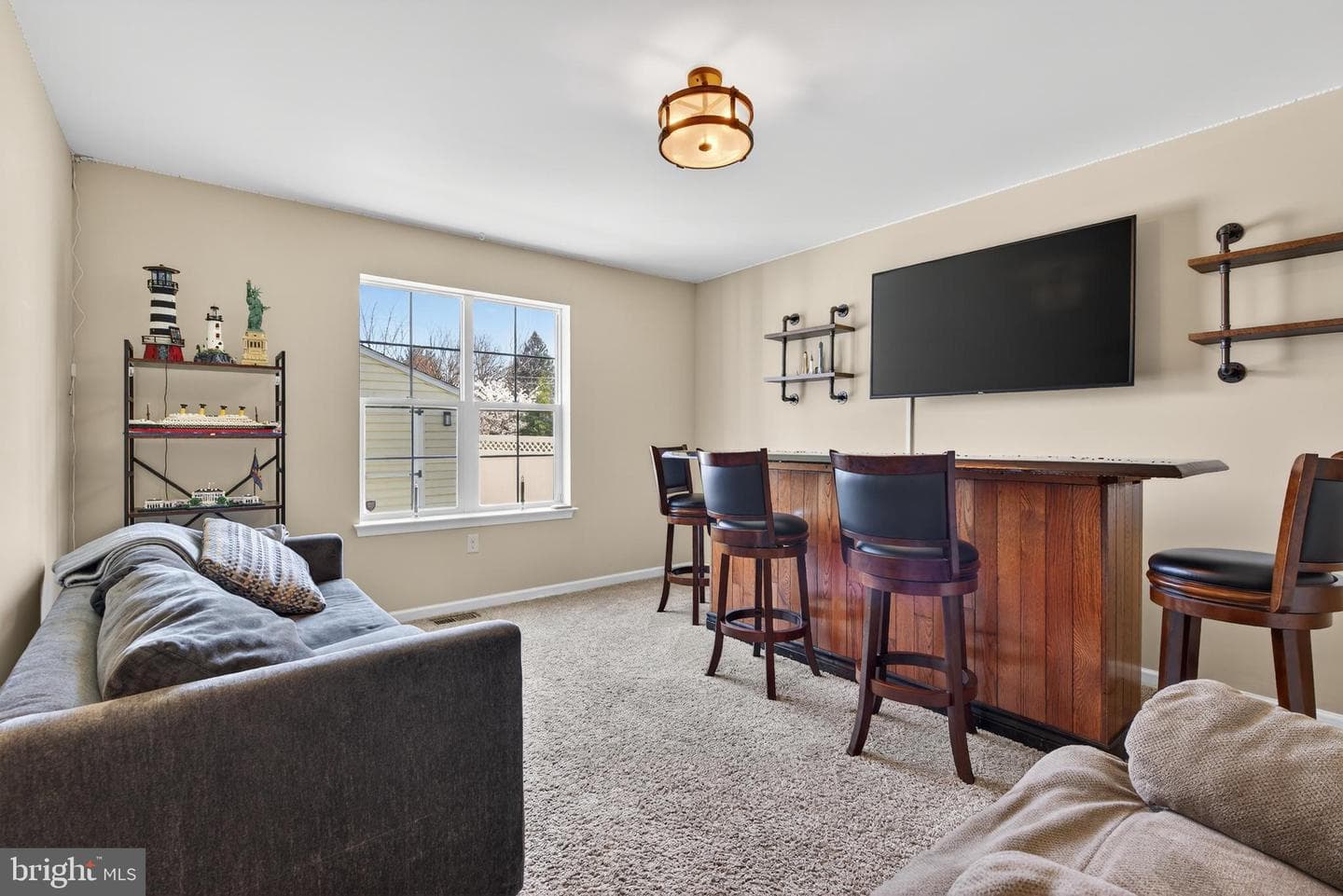 13 Blue Jay Way photo 23