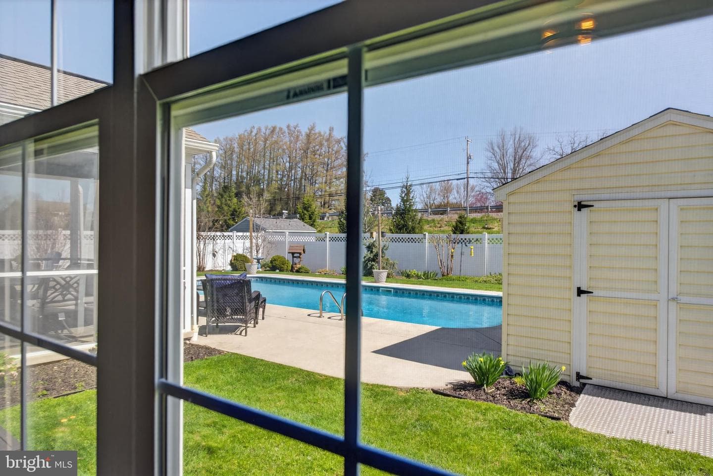 13 Blue Jay Way photo 27