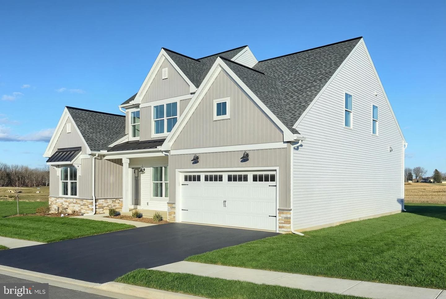 122 Alexandria Drive photo 2