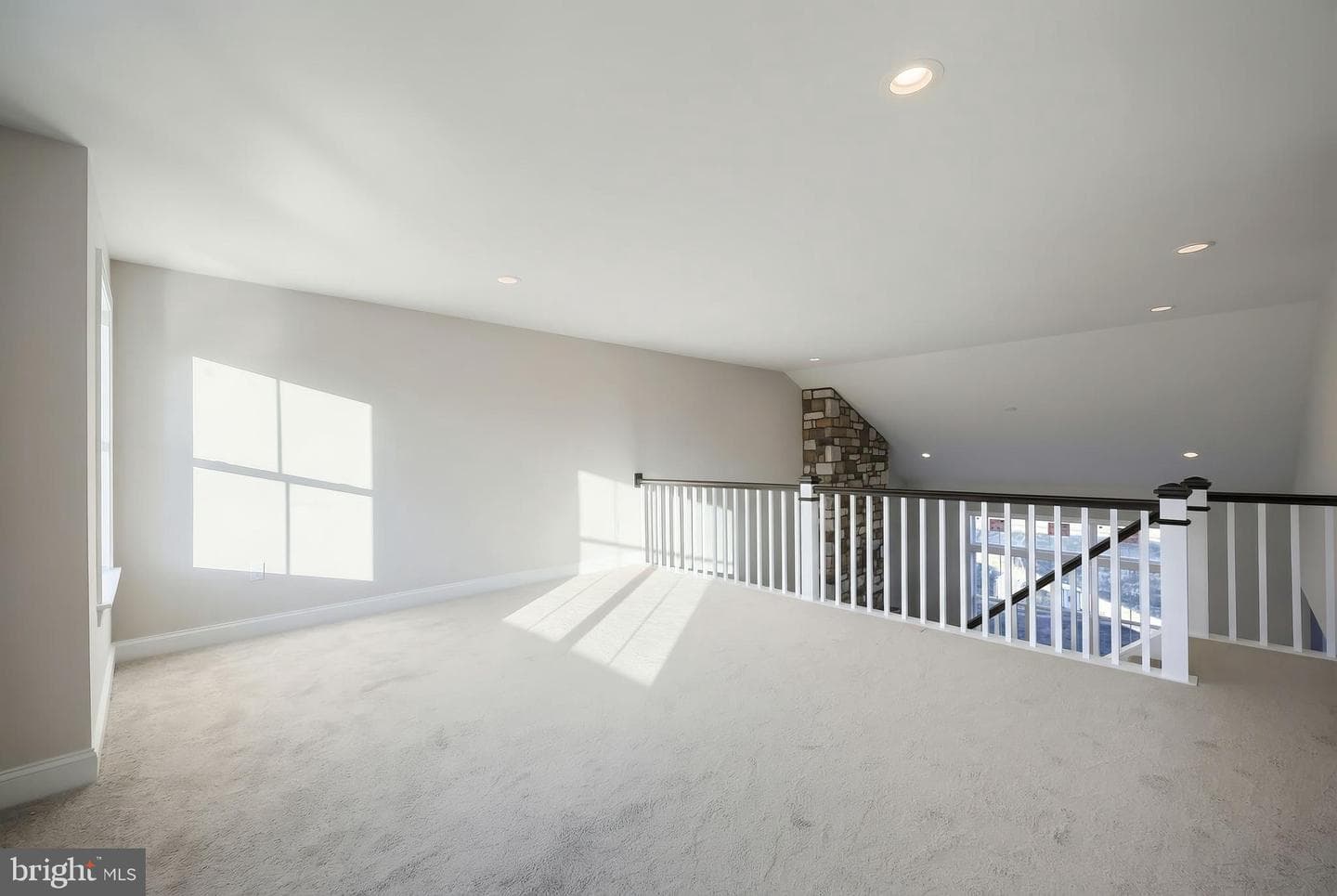 122 Alexandria Drive photo 28