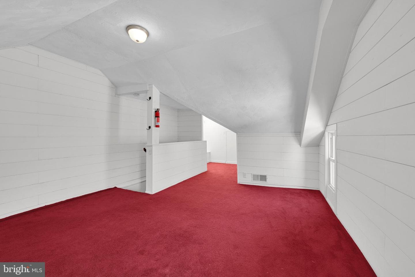 129 N Railroad Street photo 20