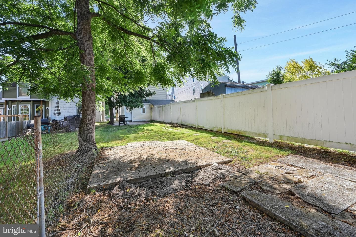 129 N Railroad Street photo 27