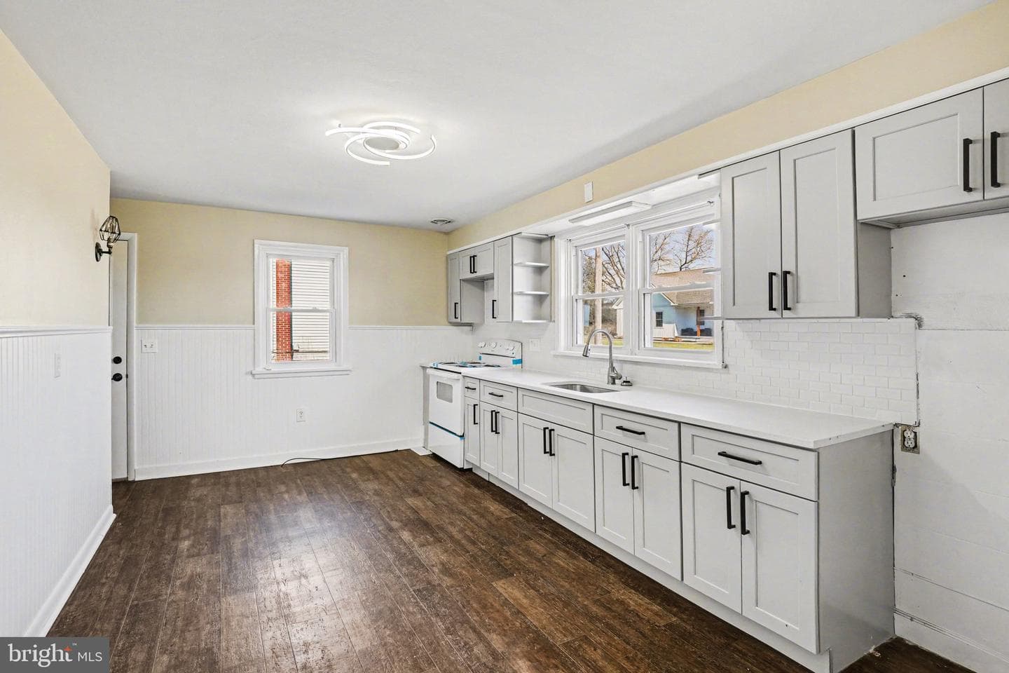 1105 State Drive photo 7