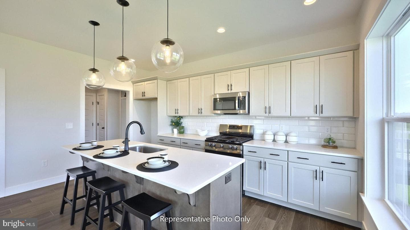 52 Canterbury Lane photo 10