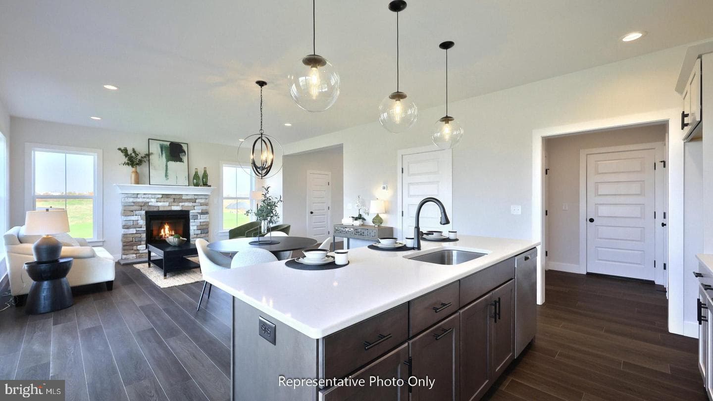 52 Canterbury Lane photo 12