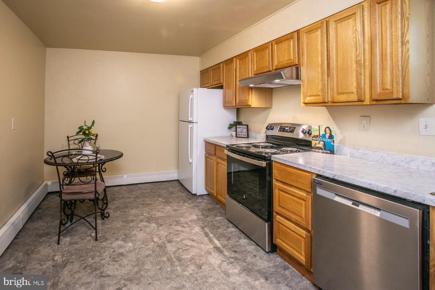 1408 Butler Pike photo 24