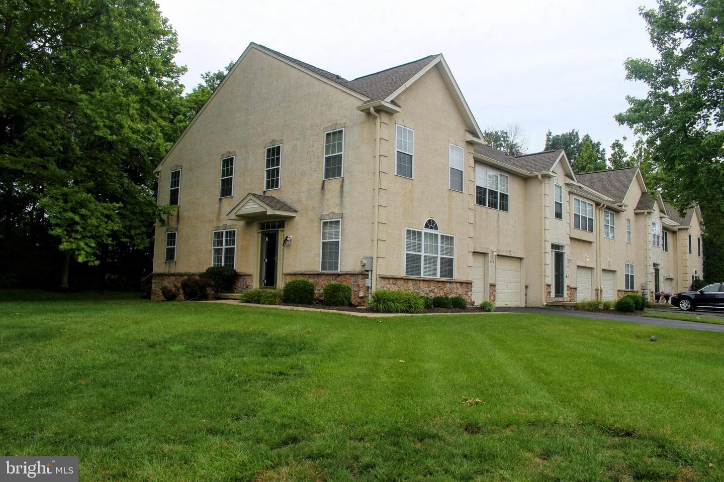 220 Hampton Green Drive photo 3