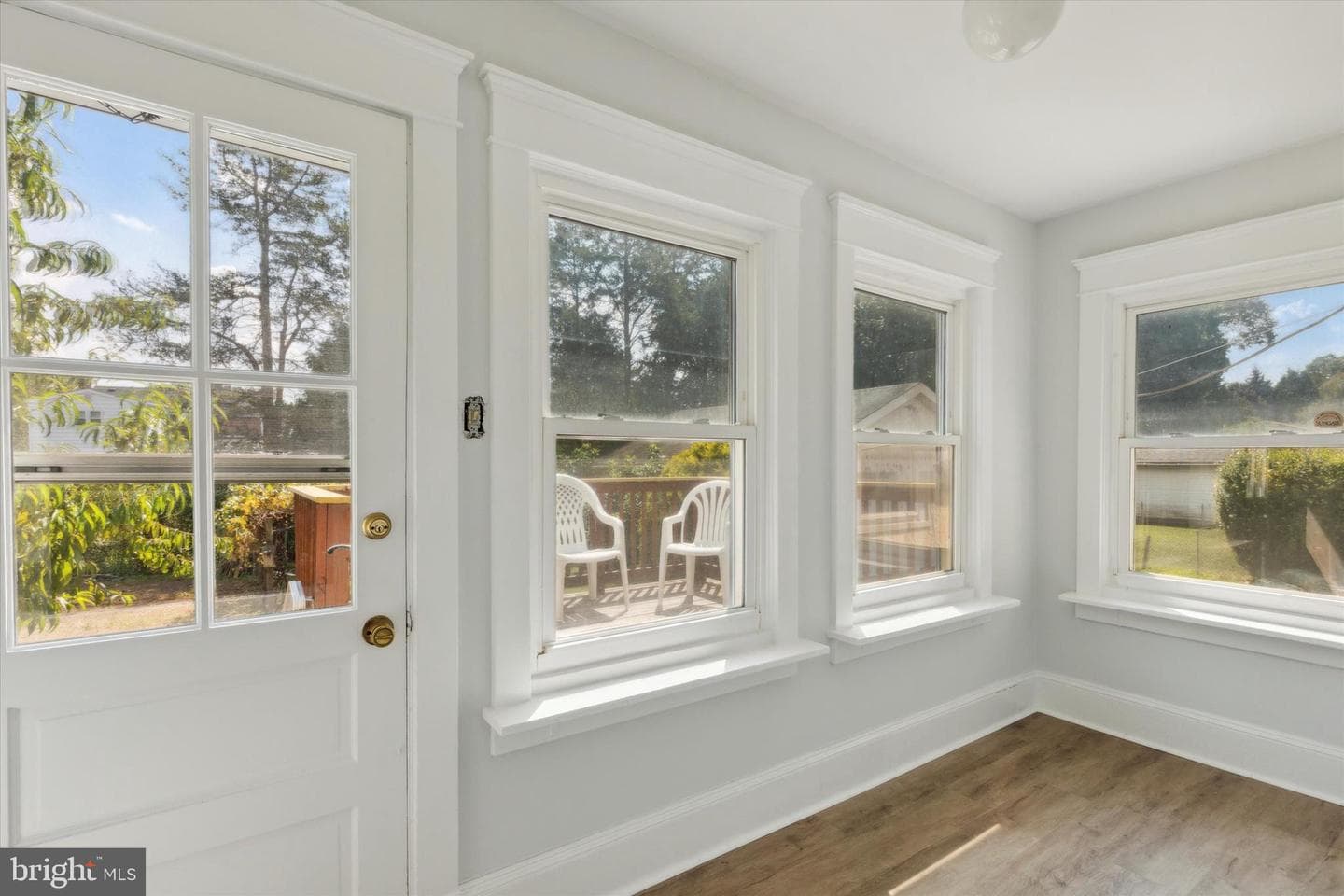 28 Grove Avenue photo 16