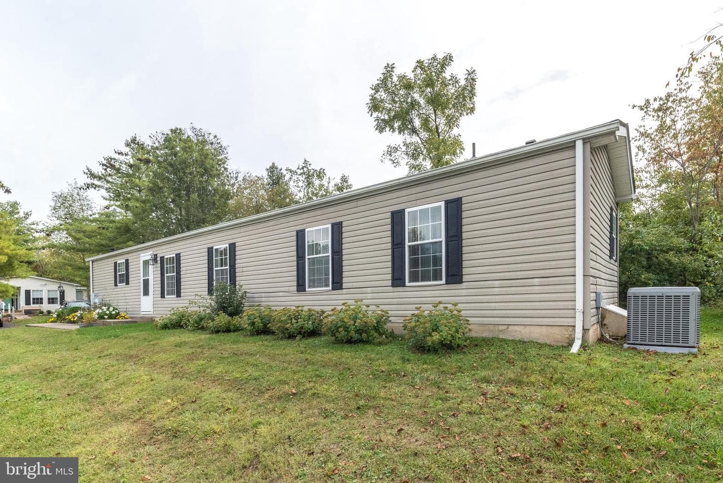 25 Chestnut Court E photo 9