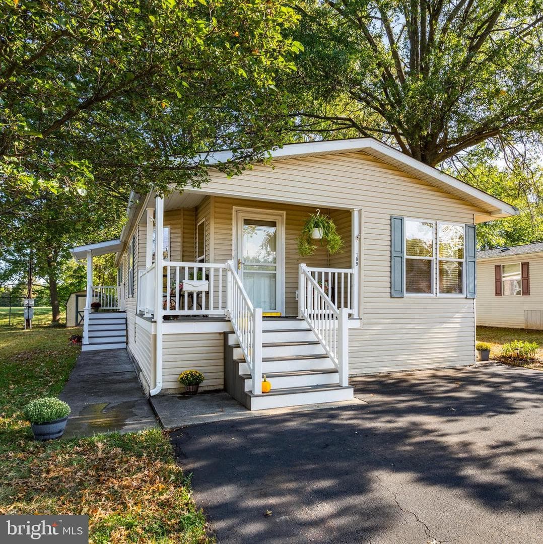 109 Hickory Drive photo 2