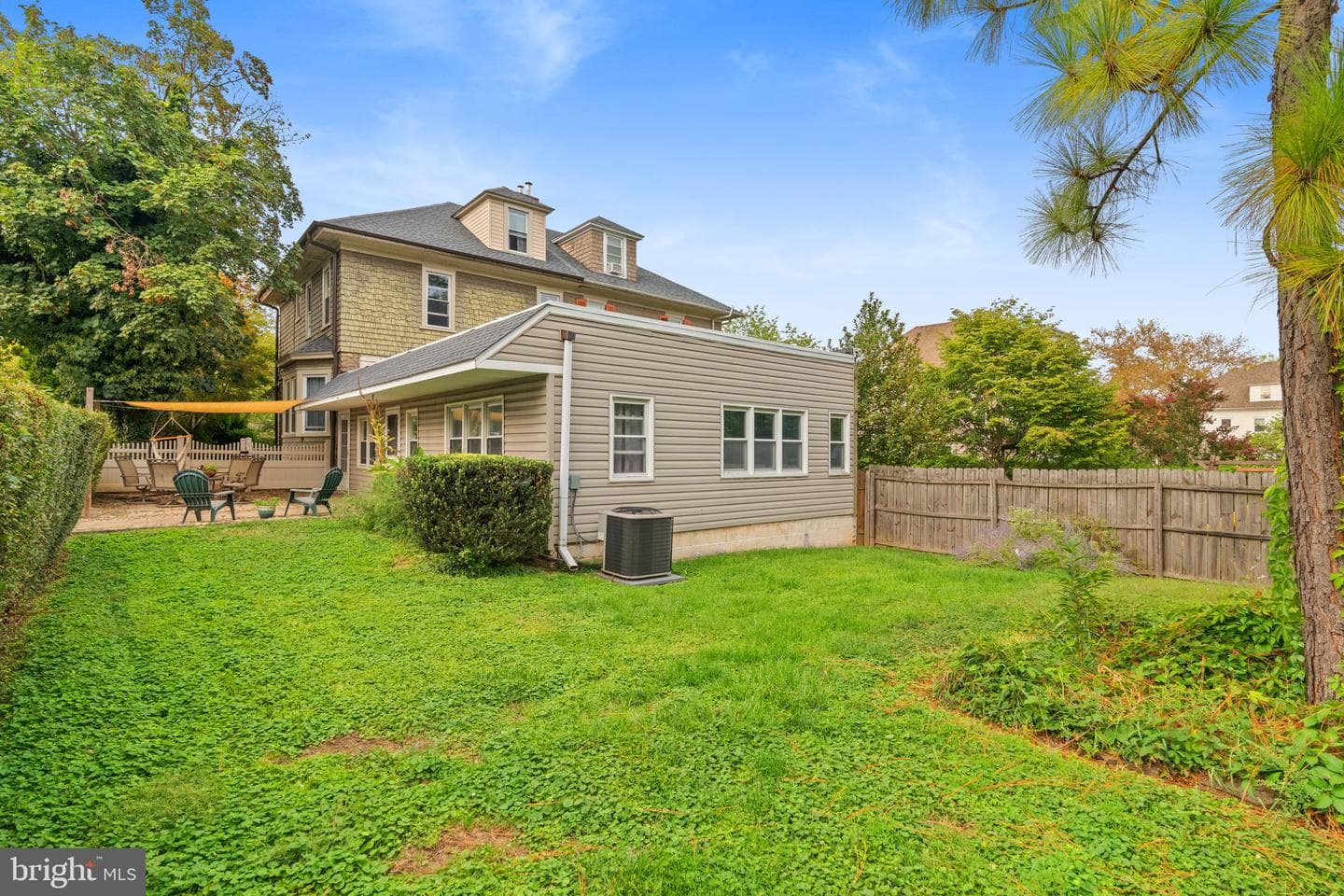 1635 Spring Avenue photo 50