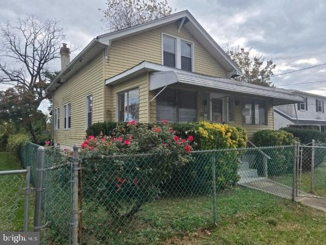 1677 Fairview Avenue photo 3
