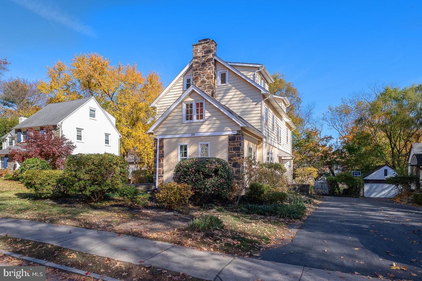 345 Valley Road photo 2