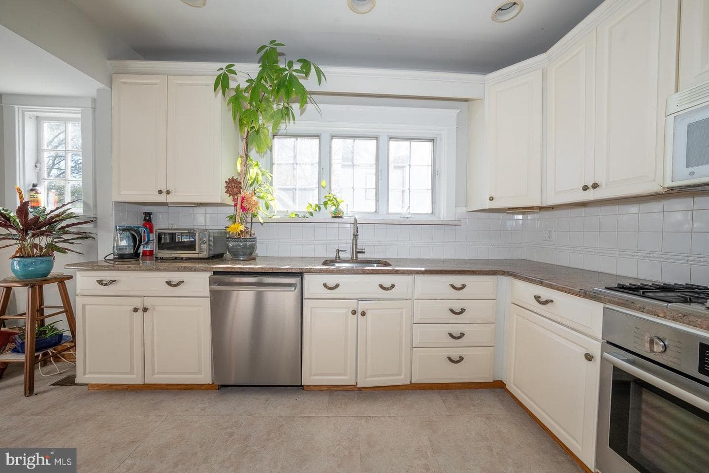 345 Valley Road photo 9