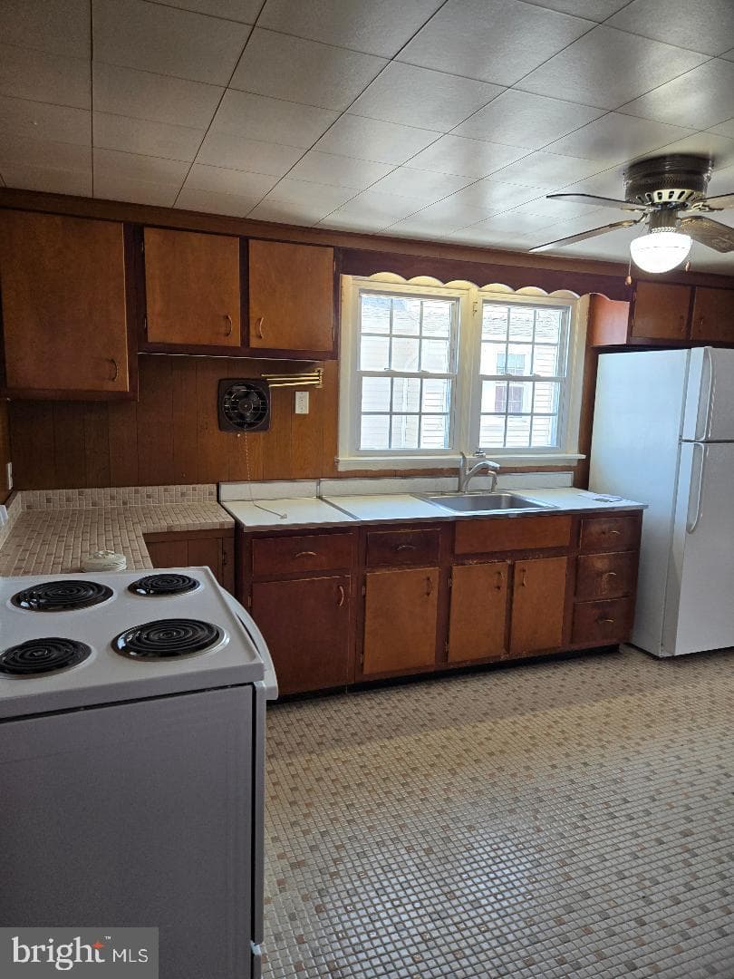258 Garden Avenue photo 2