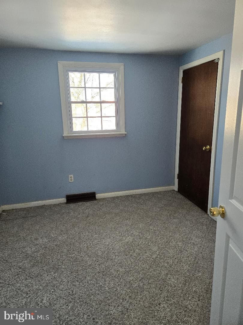 258 Garden Avenue photo 9