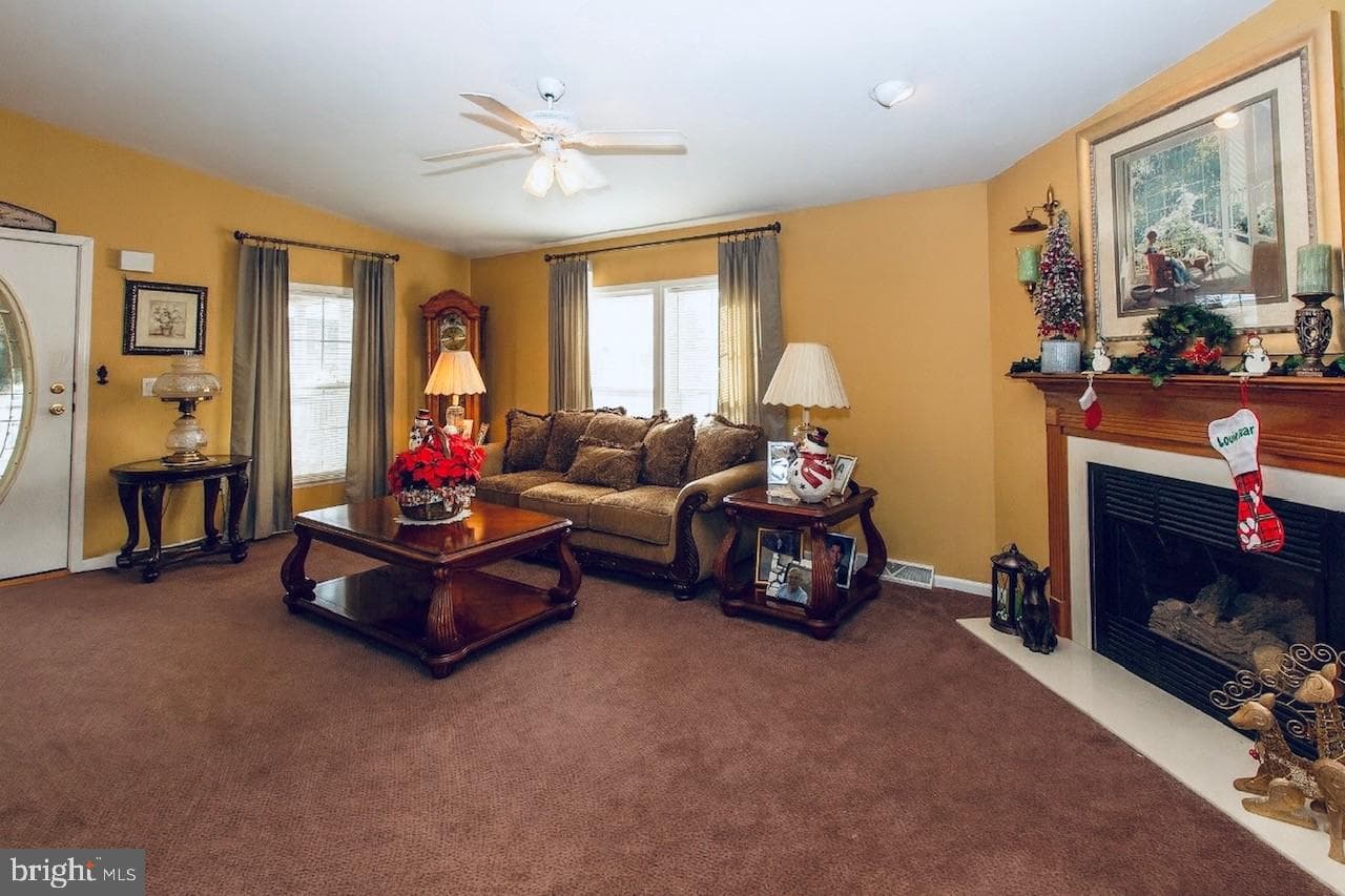 303 Carver Lane photo 5