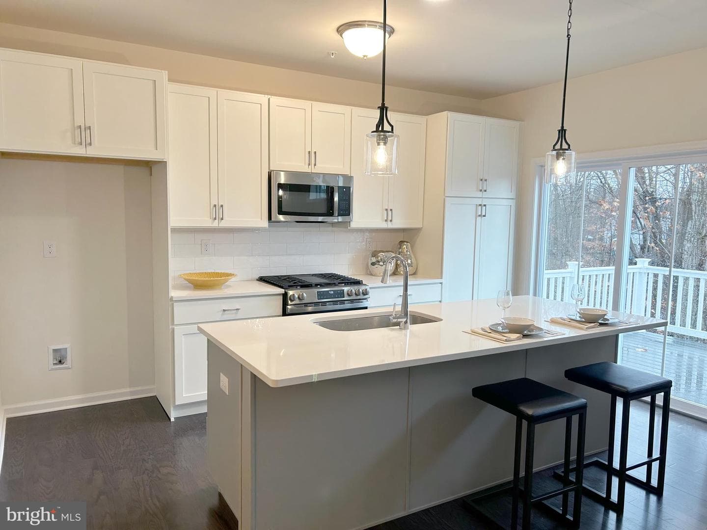 110 Cobblestone Drive #jw 6-38 photo 3