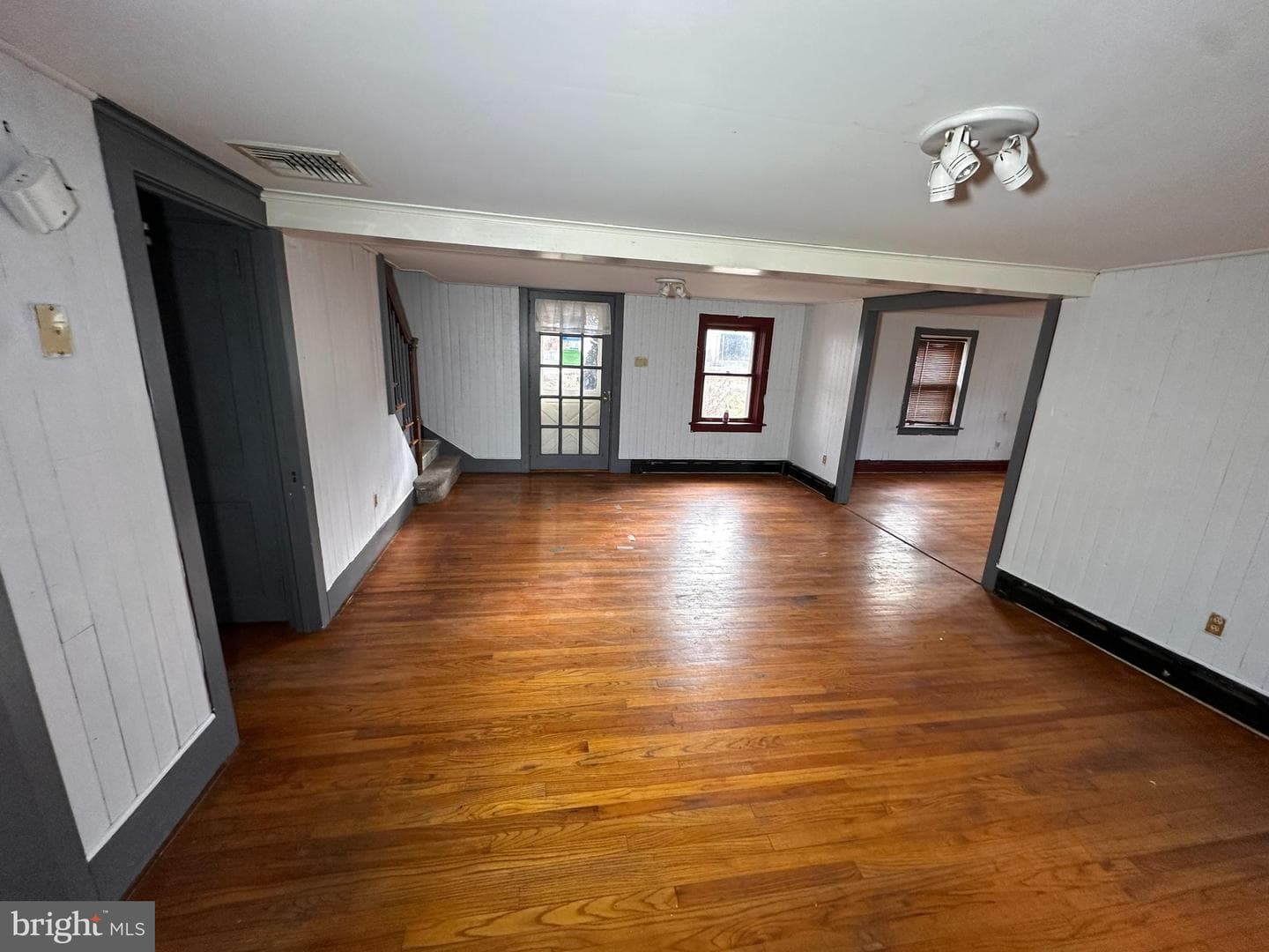 454 School Lane photo 9