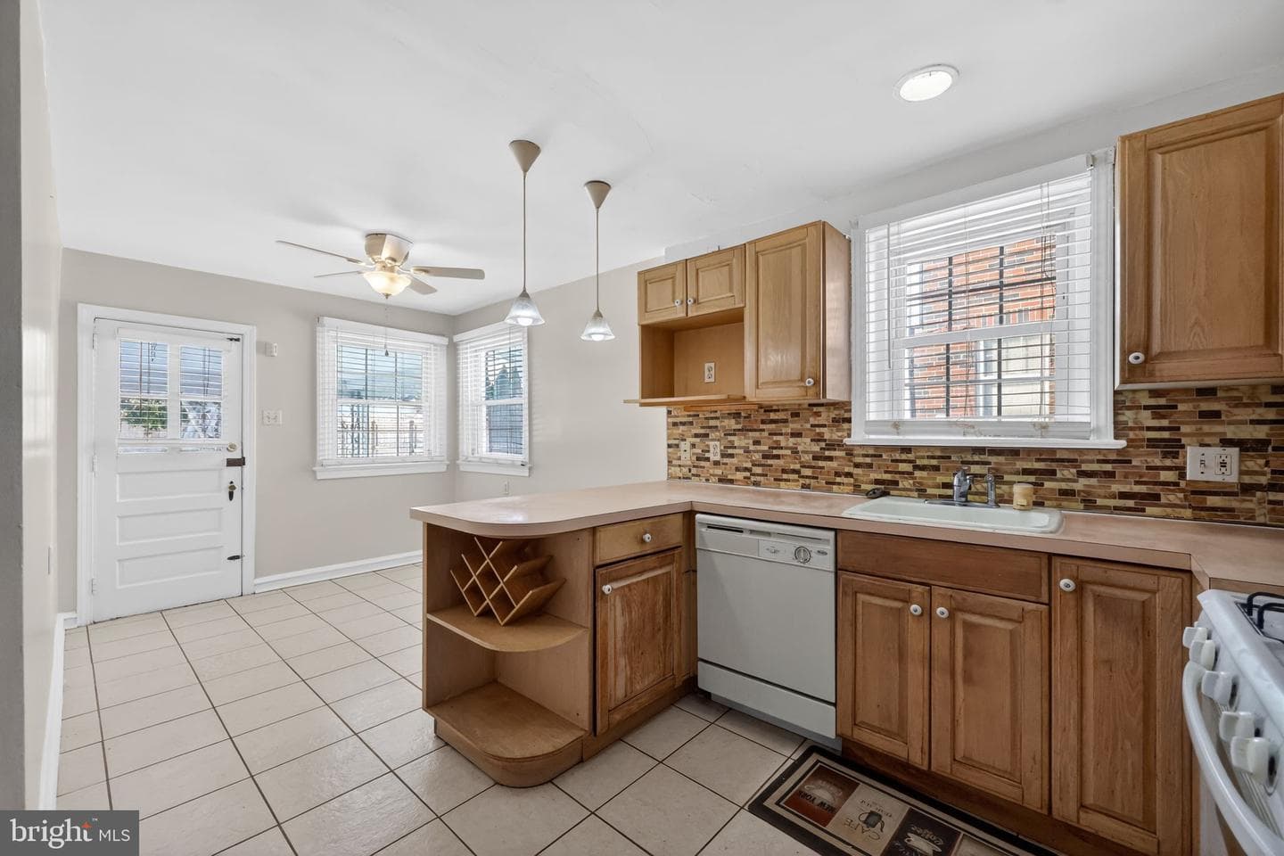7422 Elizabeth Road photo 4