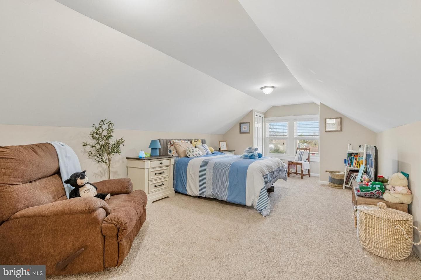 747 Tennis Avenue photo 20