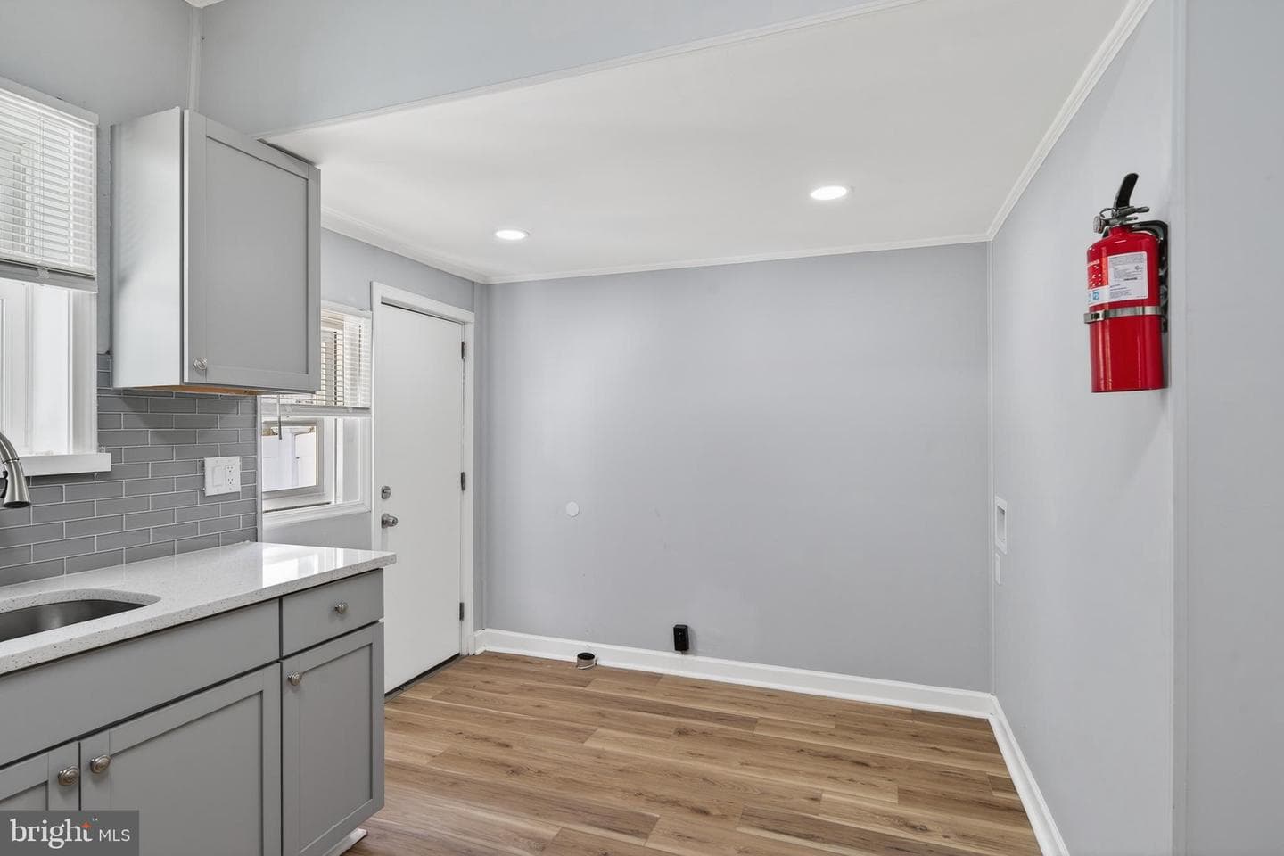 344 Lincoln Avenue photo 14