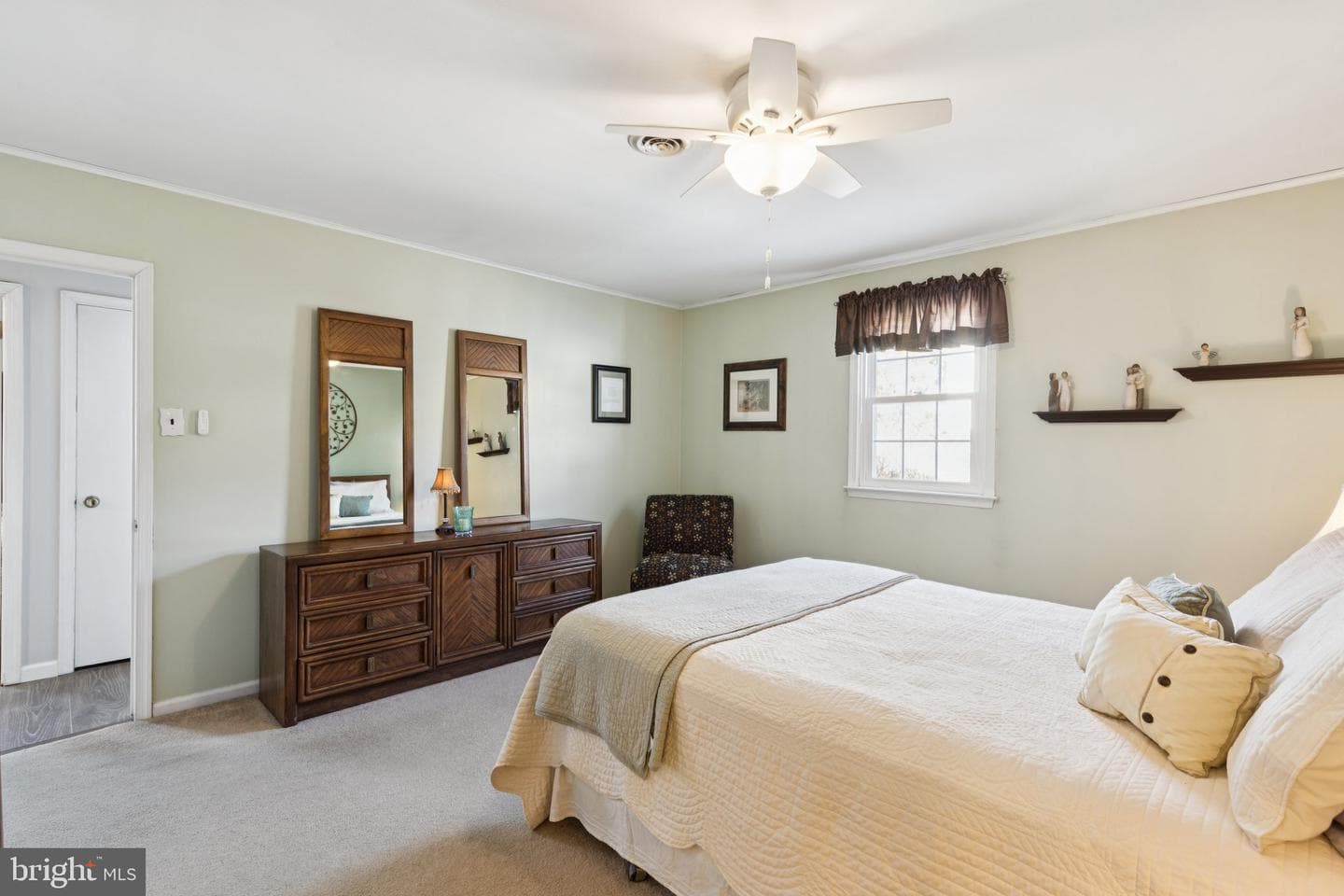 404 Enfield Road photo 27