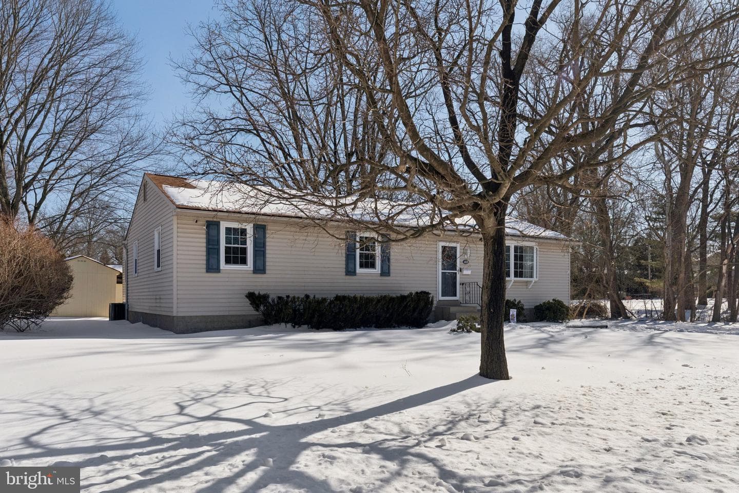 404 Enfield Road photo 42