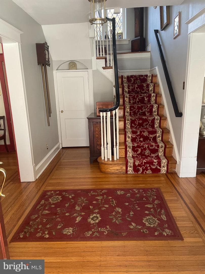 8128 Brookside Road photo 4