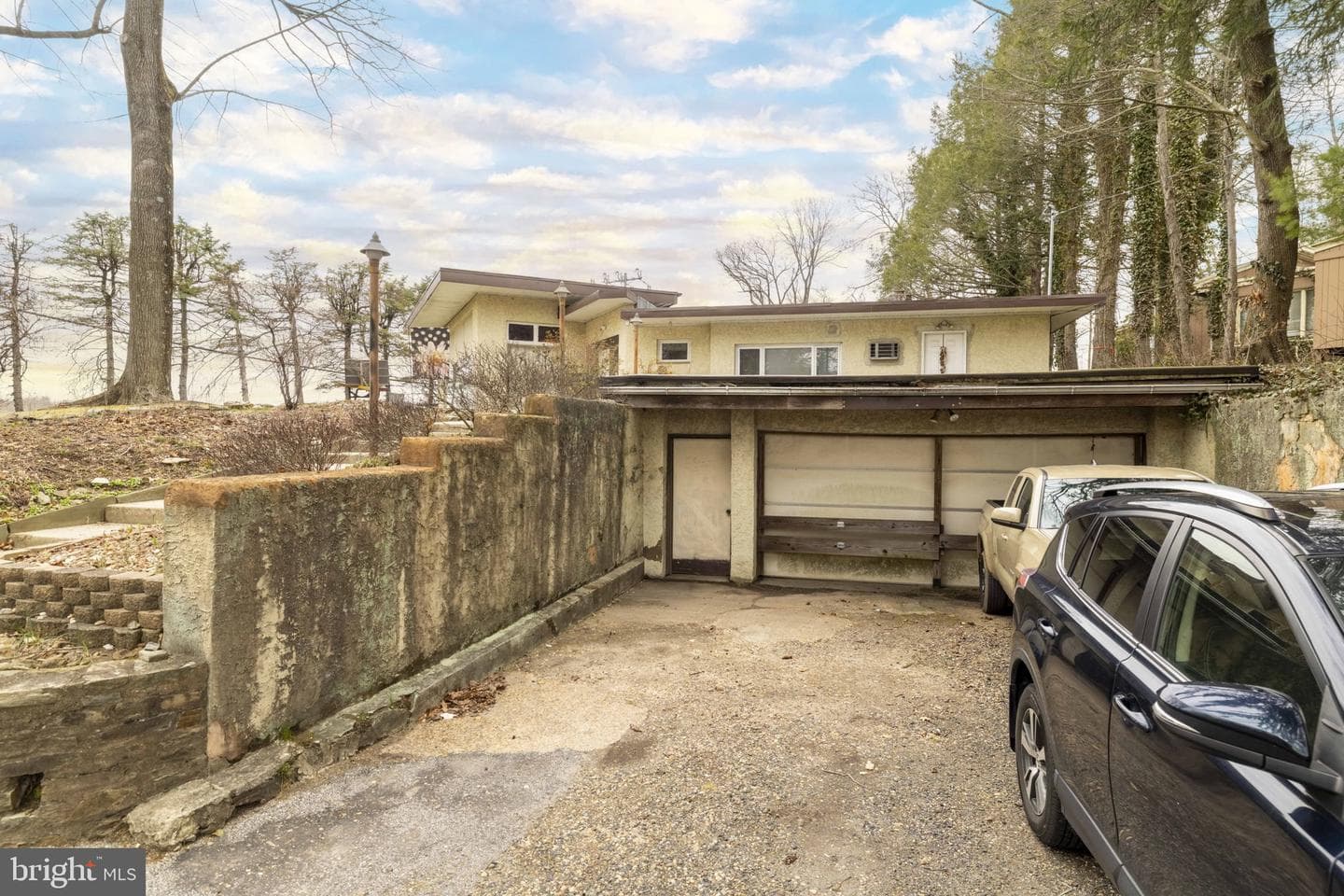 587 Moreland Road photo 35