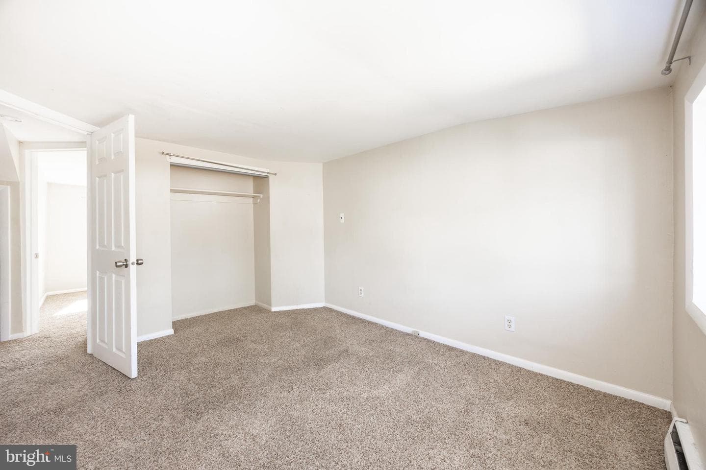 264 Roberts Avenue photo 11