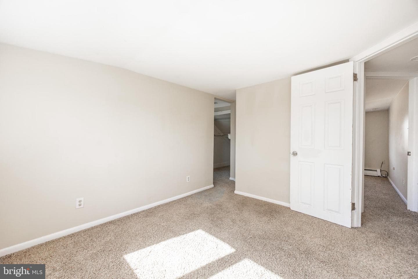 264 Roberts Avenue photo 13