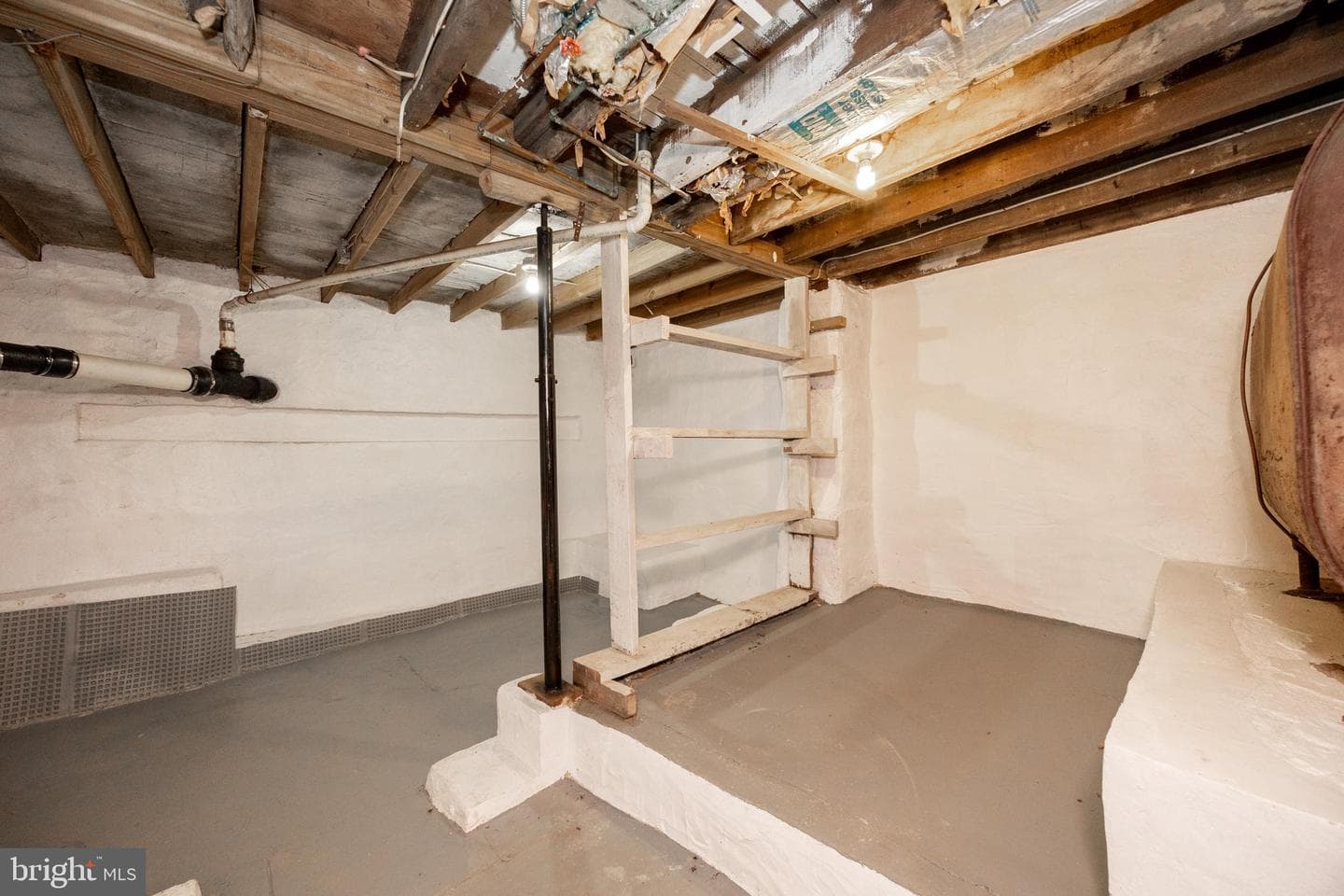 264 Roberts Avenue photo 18