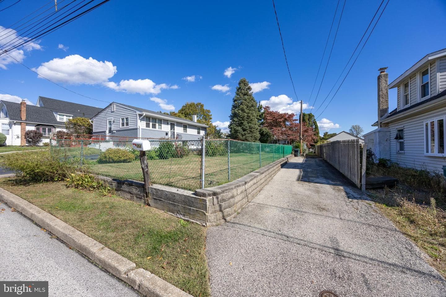 264 Roberts Avenue photo 27